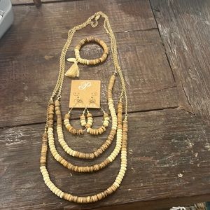 Plunder set multiple strand beaded necklace with matching bracelet & earrings